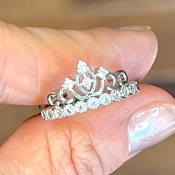 NWT Princess Queen Crown Rhinestone Silver Tone Ring - Picture 1 of 3
